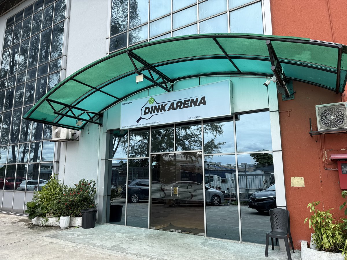 Dink Arena • USJ